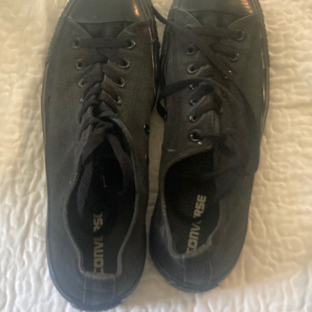 Black converse like new been used few times